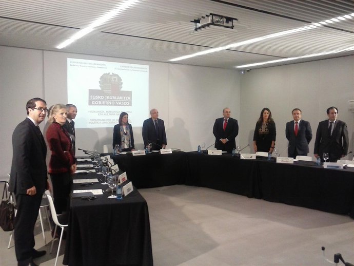 Uriarte eta Baztarrika, bederatzi finantza entitateetako ordezkariekin