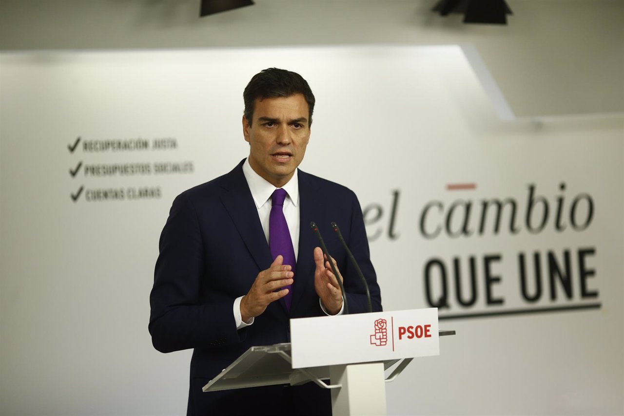 Pedro Sánchez en la sede del PSOE