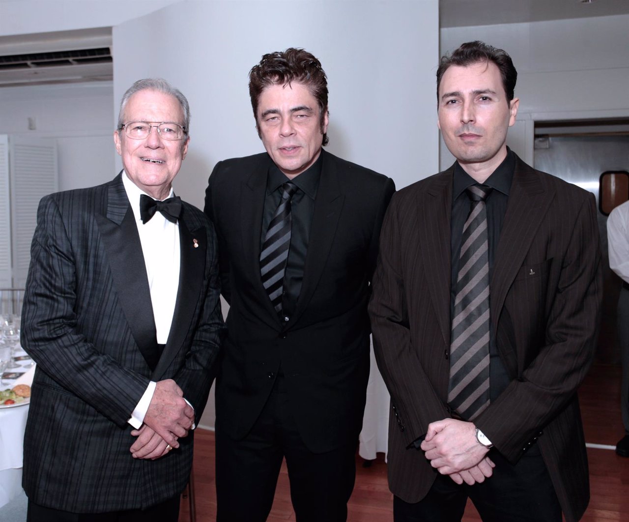 Benicio del Toro, Andy García y Manolo Garcí-Oliva, presidente de HOLA
