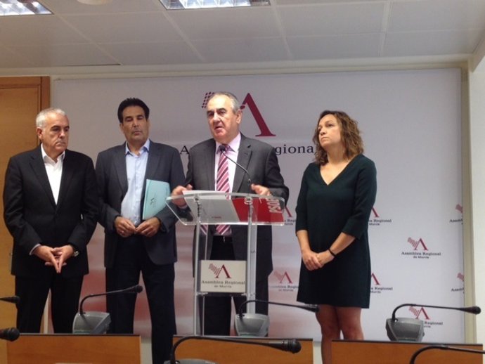 El portavoz del PSOE en la Asamblea Regional, Rafael González Tovar