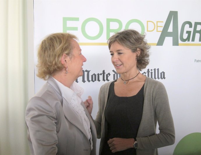 García Tejerina (derecha) junto a María Luisa Lombardero (izquierda)