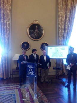 Correos le dedica un sello a 'Peridis'