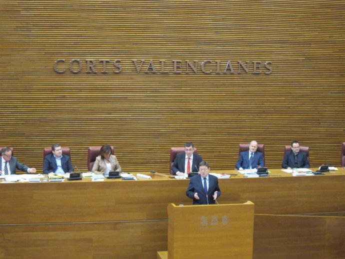 Puig en la tribuna de las Corts