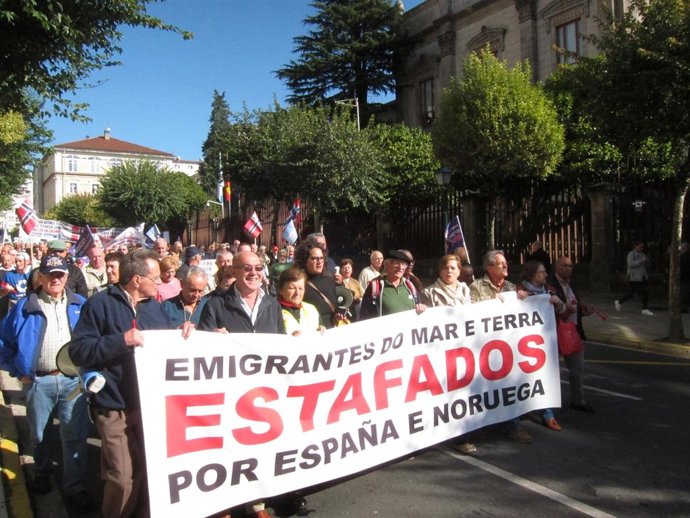 Manifestación de emigrantes restornados y marinos en Noruega