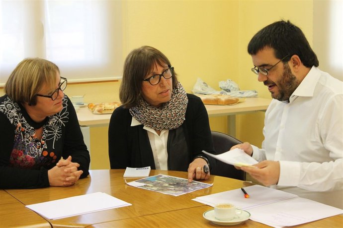 Reunión entre el conseller Vicenç Vidal i la alcaldesa de Campanet