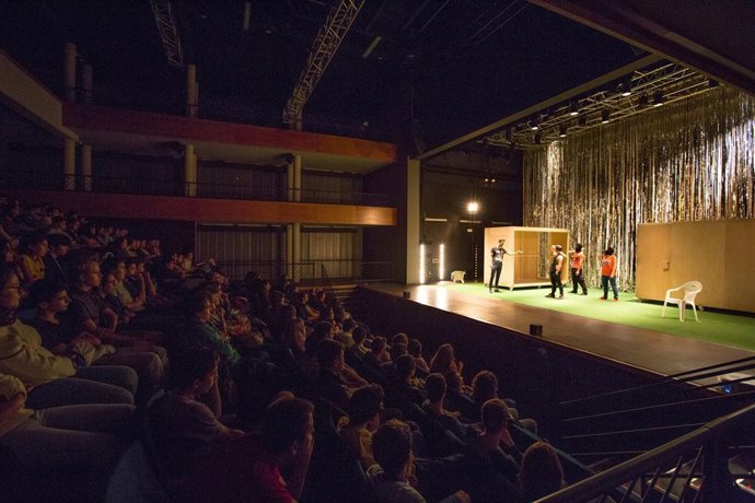 Hey Boy Hey Girl, de La Joven Compañía en LN3 de Las Naves