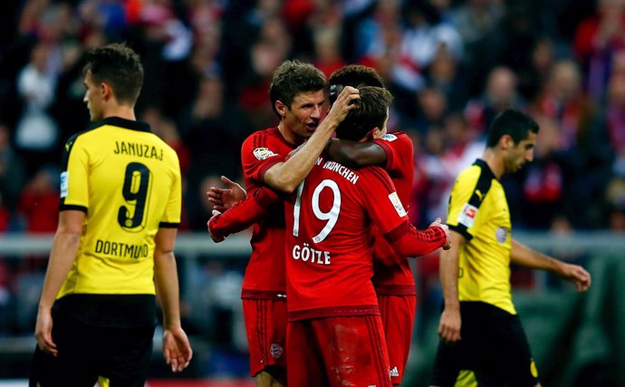 Bayern arrasa Borussia por 5 x 1 em confronto de líderes