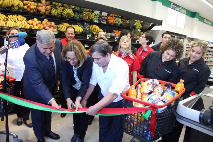 Inauguración de un supermercado Covirán en Lebrija.