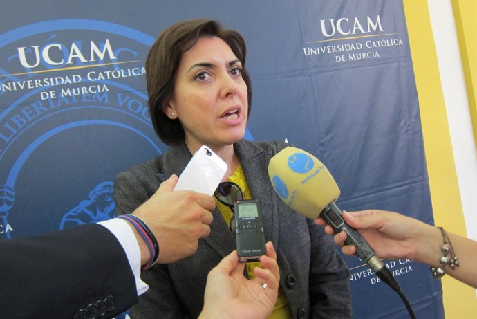 La consejera de Sanidad en VIII Congreso Nacional Enfermedades Raras