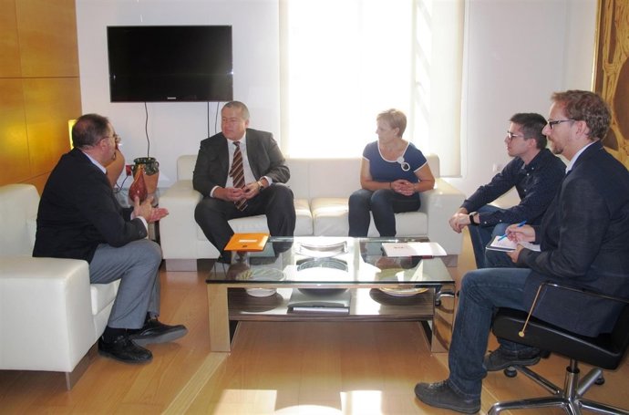 El consejero de Fomento analiza con el alcalde de Totana 