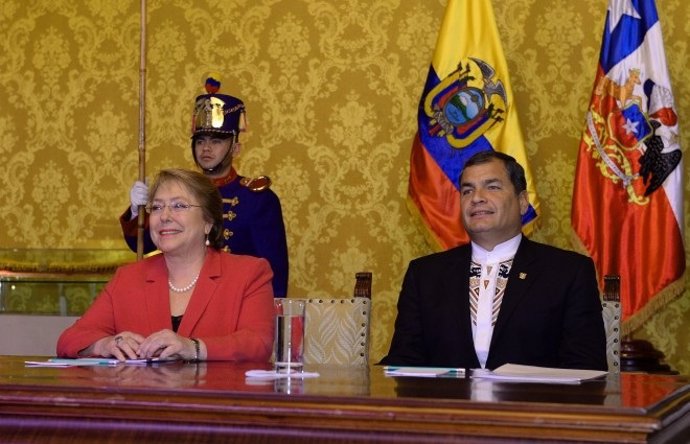 Bachelet y Correa en Quito