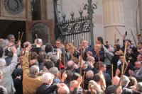 Mas tacha a Aznar de 'panzer' y recuerda que Rajoy recogió firmas contra el Estatut