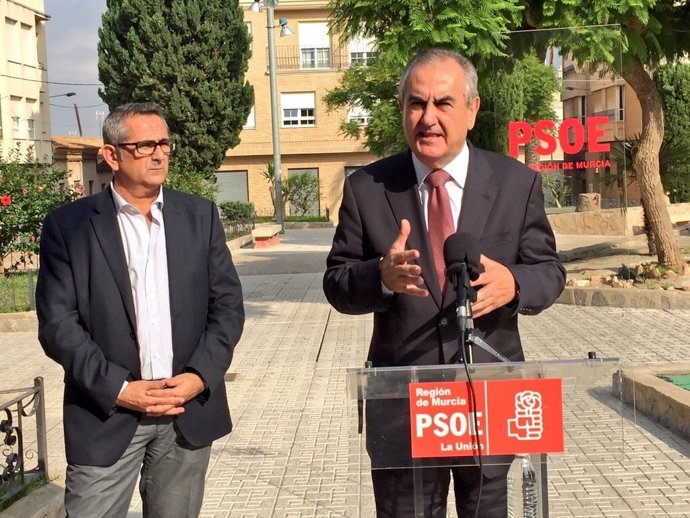 Rafael González Tovar se dirige a los medios en La Unión