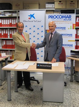 José Carlos Piñeyroa de la Fuente (iz) y Pedro Fernando Lores firman el convenio