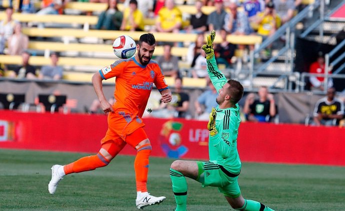 Alvaro Negredo ante el Columbus Crew