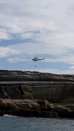 Rescate del helicóptero en la isla de Santa Marina 