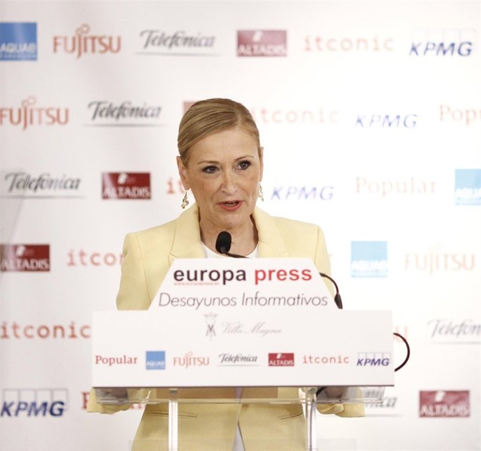 Cristina Cifuentes en los Desayunos de Europa Press