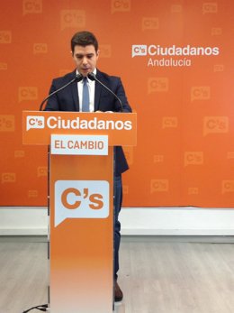 El diputado de C's Sergio Romero en rueda de prensa