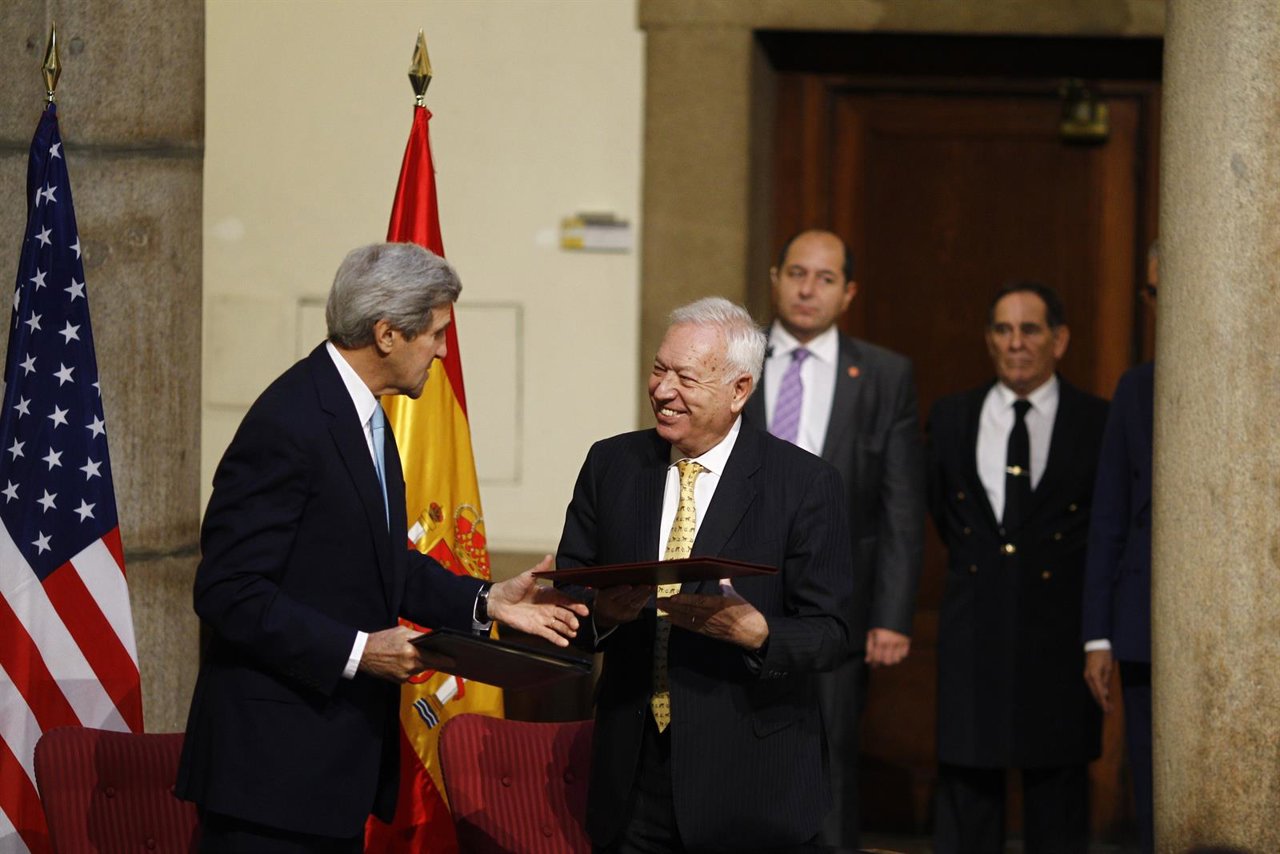 El ministro José Manuel García-Margallo y el secretario de Estado de EEUU