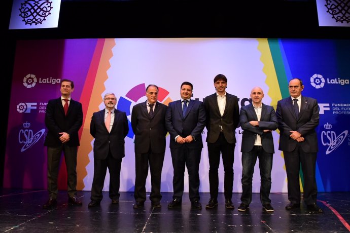 Foto familia en el evento Futura aficion LA LIGA 