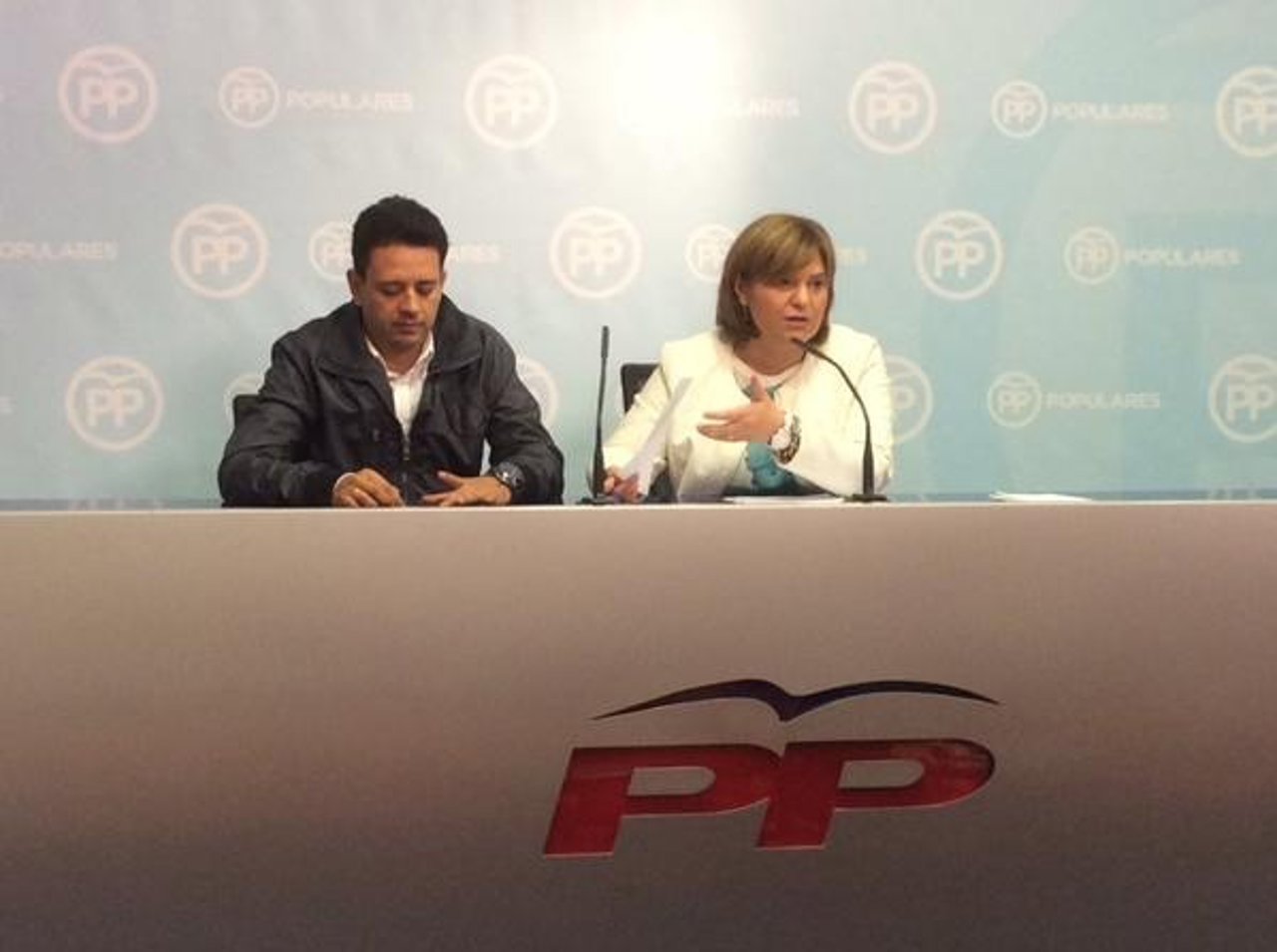 Isabel Bonig en rueda de prensa