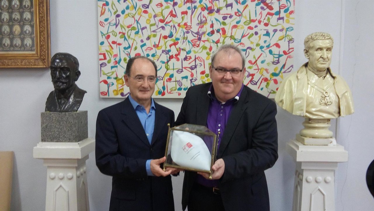 Joaquín Jabat y Joaquín Romero, presidente y gerente del Orfeón Pamplonés