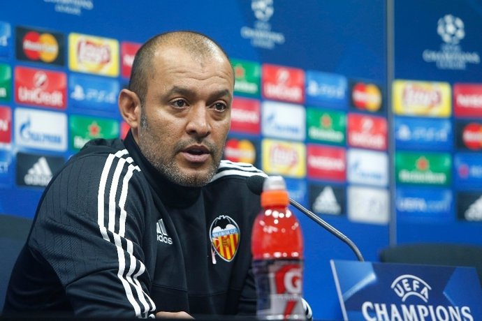 Nuno Espirito Santo en rueda de prensa en Liga de Campeones