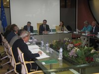 Fernández presenta a la Mesa del Turismo las principales líneas