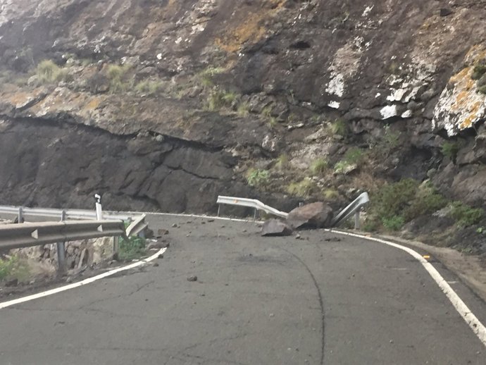 La Carretera De La Aldea Permanecerá Cerrada Hasta Que La Seguridad Permita Su V