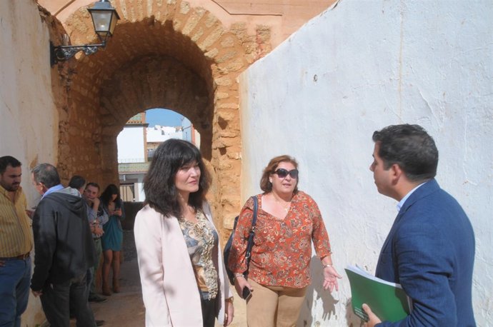 Visita a la muralla de Niebla. 