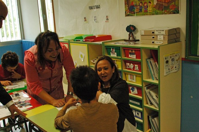 Mayte Pérez visita Centro Educación Especial La Arboleda de Teruel