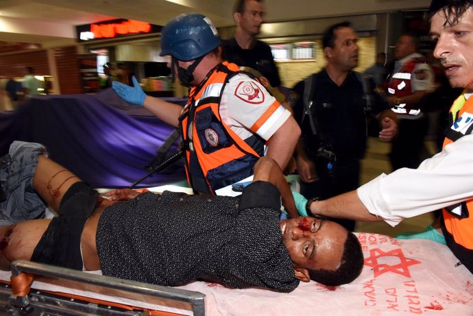 Eritreo herido tras ser linchado por israelíes en Beersheva