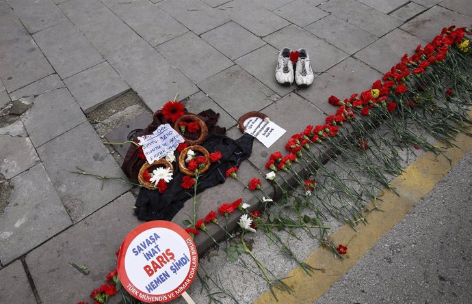 Recuerdos por el atentado en Ankara