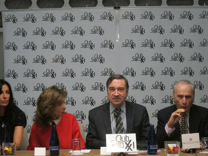 Pedro J. Ramírez en una conferencia en el Club Siglo XXI