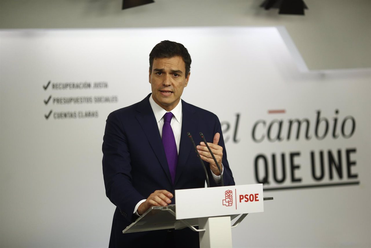 Pedro Sánchez en la sede del PSOE