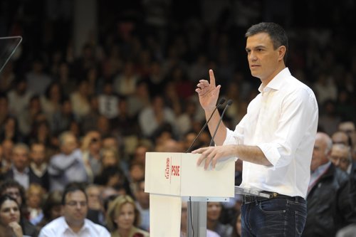 Pedro Sánchez en la presentación de sus candidaturas   