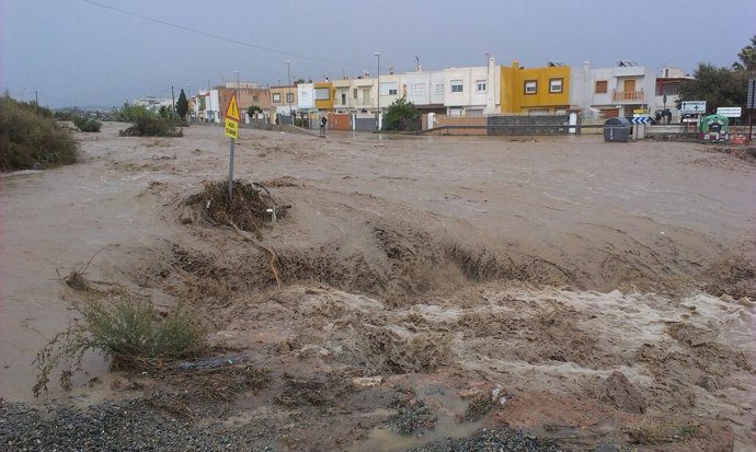 Rambla del Charco a su paso por el barrio de Costacabana