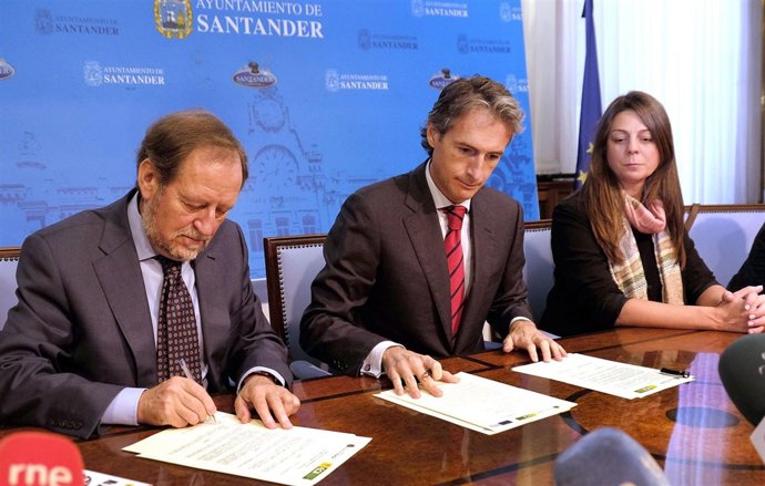 Firma del convenio para el plan de empleo juvenil