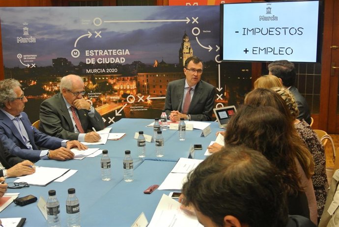 Encuentro con empresarios