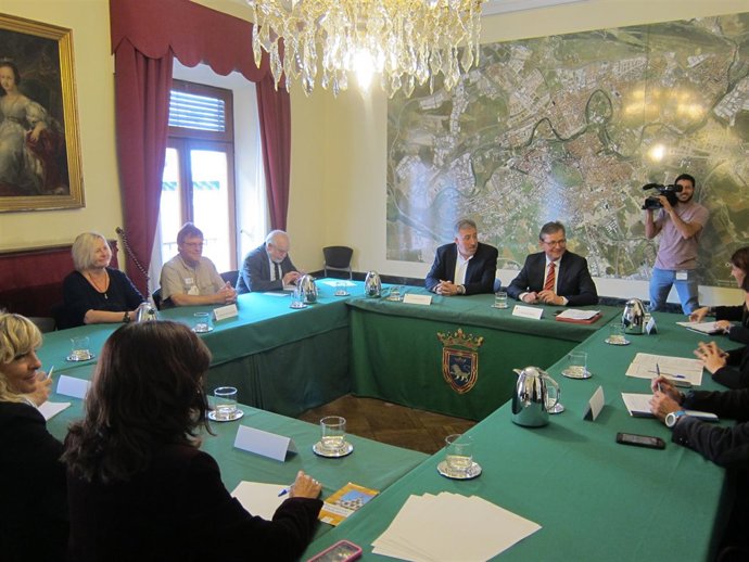 Reunión entre delegaciones de Paderborn y Pamplona