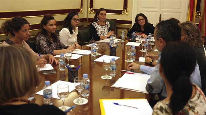 Oltra preside la reunión de las Unidades de Igualdad