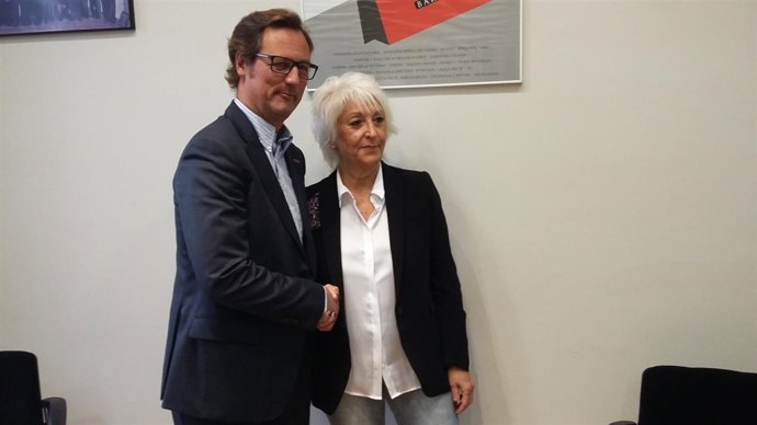 El expresidente de Barna Centre J. Cottet, y la actual presidenta Teresa Llordés