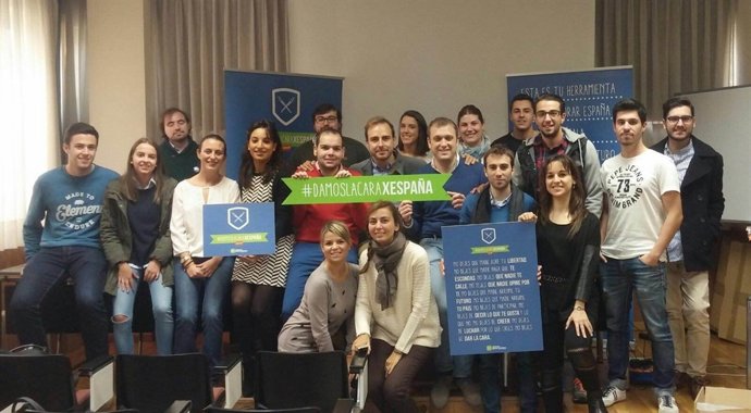 NNGG presenta la campaña 'Damos la cara por España'