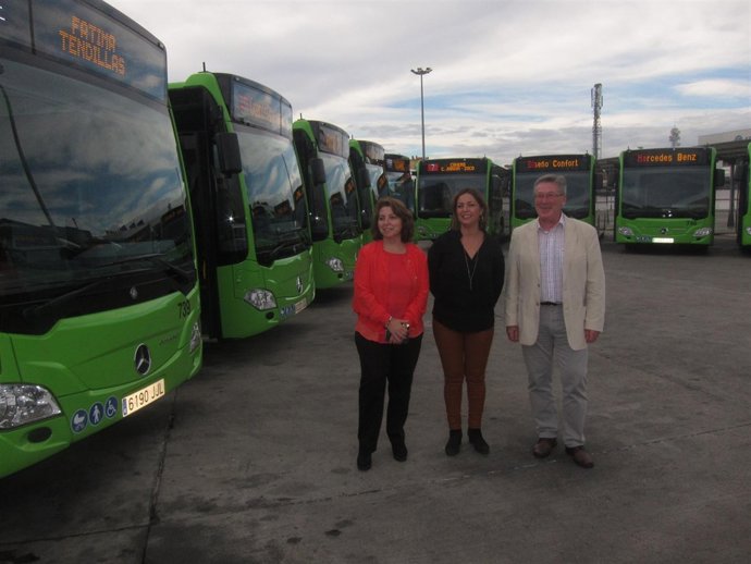 Visita de Isabel Ambrosio a las cocheras de Aucorsa