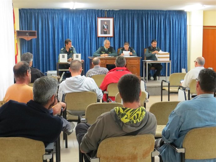 Imagen de la subasta de armas en la Comandancia de la Guardia Civil de Lleida