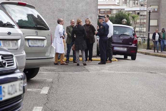 La alcaldesa en el centro de salud