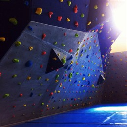 El nuevo rocódromo de Mairena del Alcor.