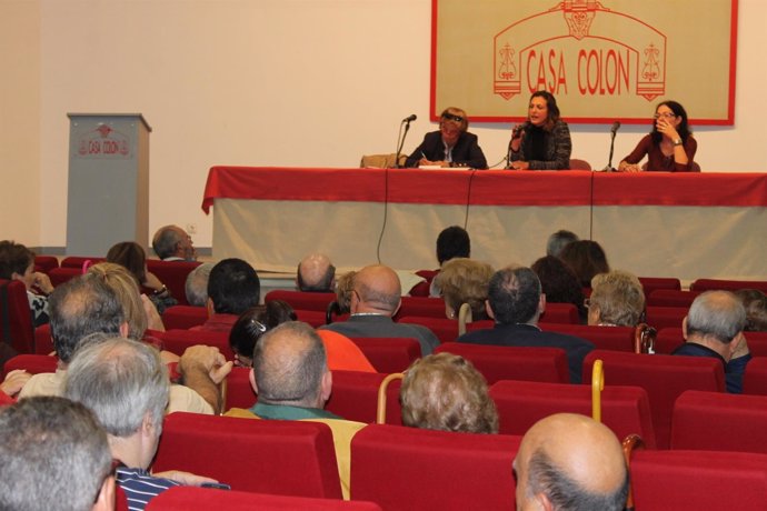 Reunión con los colectivos para mejorar 'Cultura en los barrios'. 