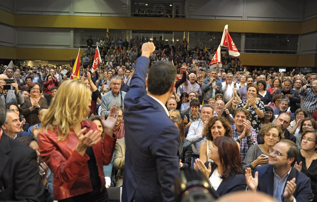 Pedro Sánchez en el priimer gran mitin de la precampaña
