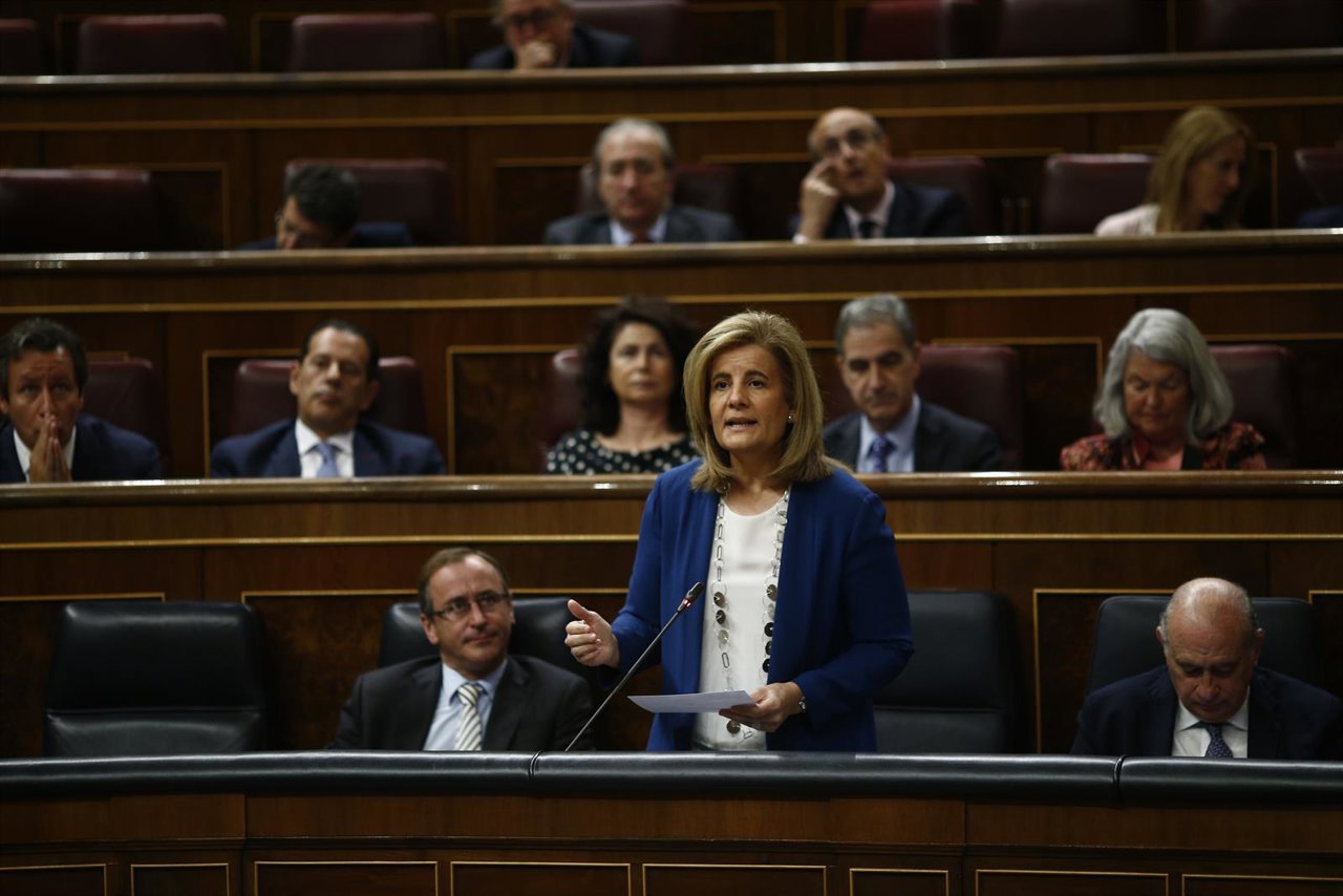 Fátima Báñez en el Congreso
